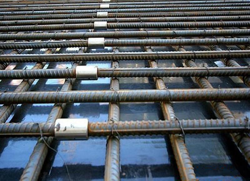 新乡为什么建楼房时，要在钢筋上加一排小圆环？原来作用这么大